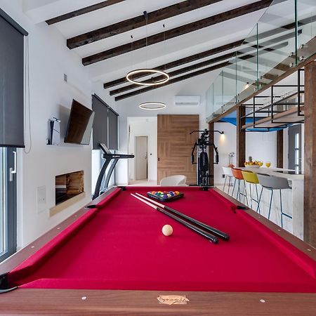 Villa T, Spacious With Heated Pool, Hot Tub & Sauna Rastevic 外观 照片