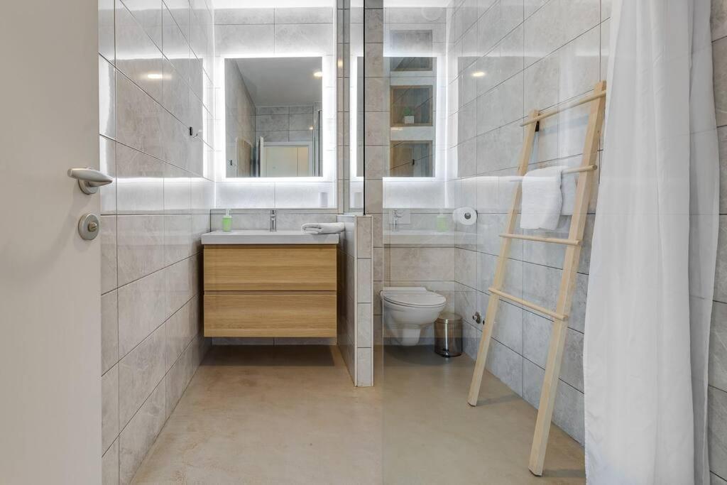 Villa T, Spacious With Heated Pool, Hot Tub & Sauna Rastevic 外观 照片
