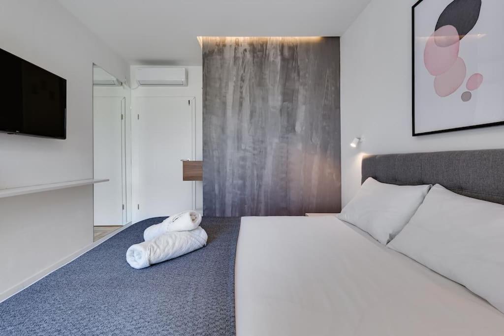 Villa T, Spacious With Heated Pool, Hot Tub & Sauna Rastevic 外观 照片