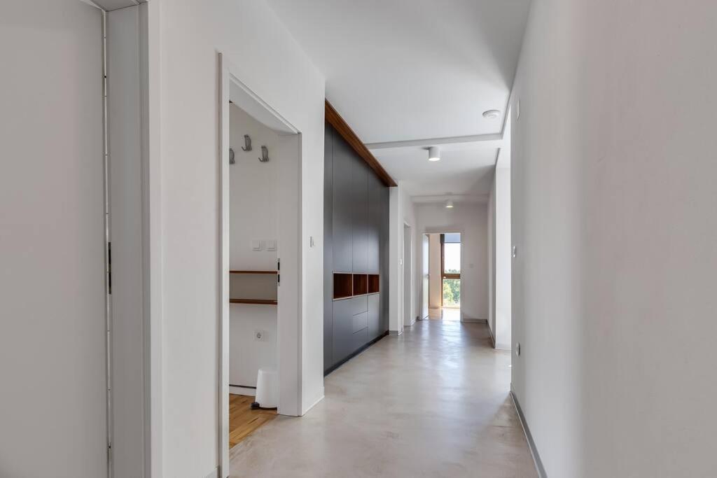 Villa T, Spacious With Heated Pool, Hot Tub & Sauna Rastevic 外观 照片