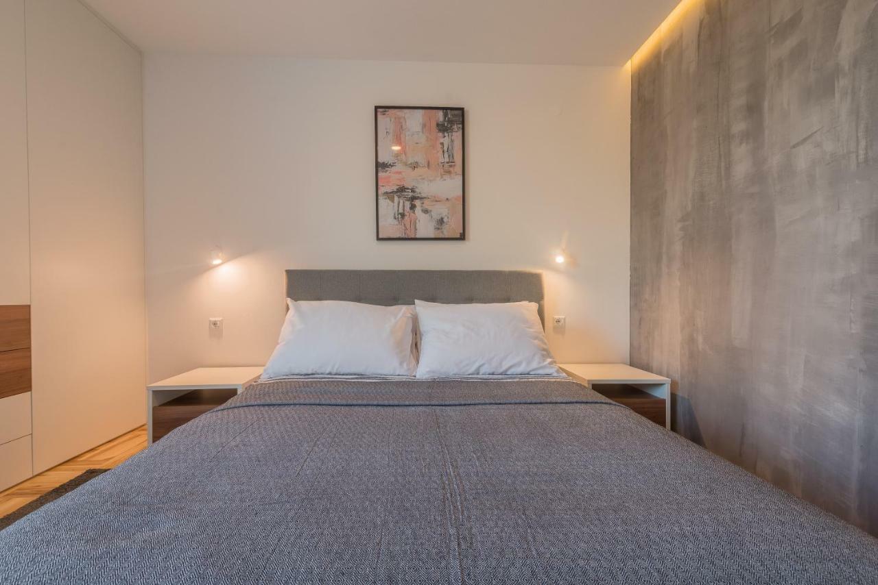 Villa T, Spacious With Heated Pool, Hot Tub & Sauna Rastevic 外观 照片